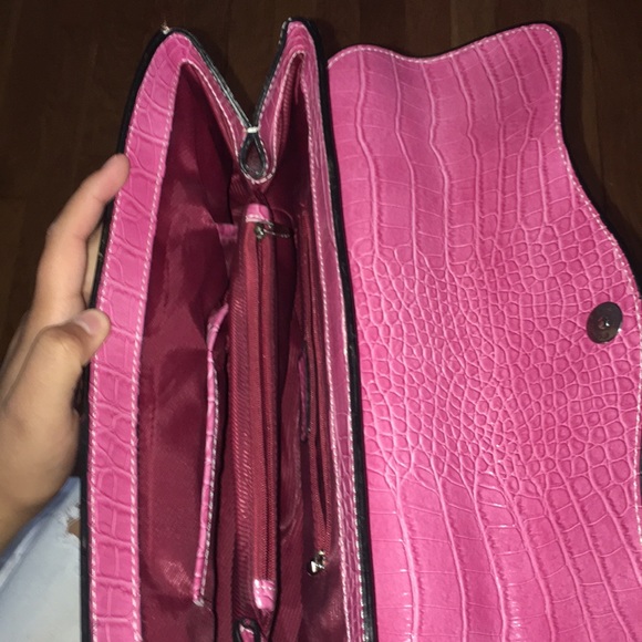 Pink purse - Picture 3 of 4